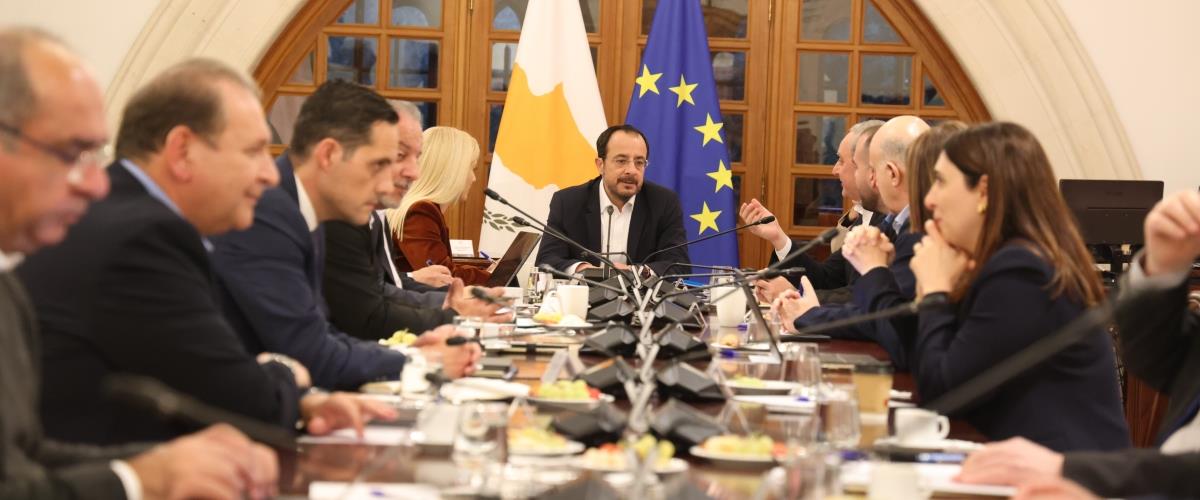 Ενημερώνει τους πολιτικούς αρχηγούς για τα αποτελέσματα της τριμερούς ο Πρόεδρος-Σε εξέλιξη το Εθνικό Συμβούλιο