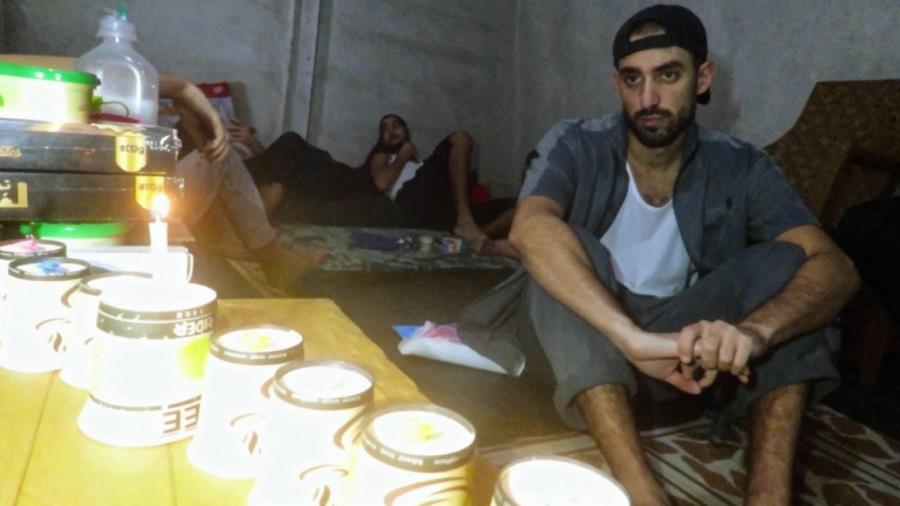 Συγκλονιστικές εικόνες από τα τούνελ της Χαμάς-Ισραηλινοί όμηροι γιορτάζουν τo Xάνουκα λίγο πριν εκτελεστούν