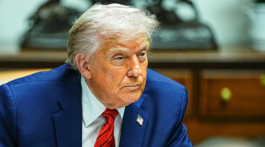 5348511589145382 trump white house 1012