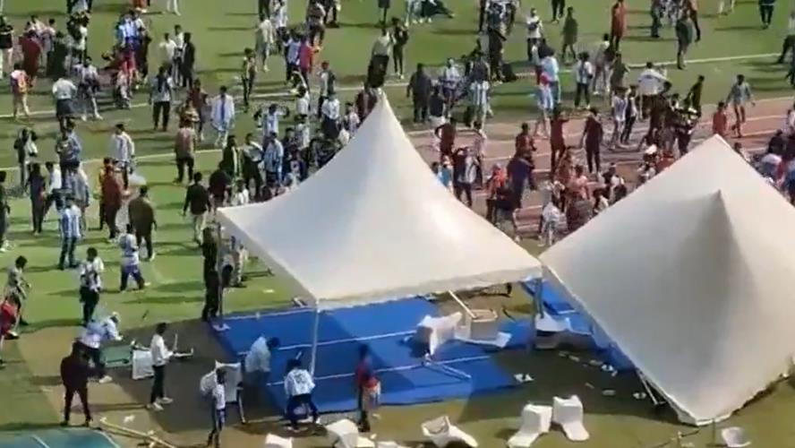 ΒΙΝΤΕΟ: Σκηνές ντροπής στην περιοδεία του Μέσι στην Ινδία-Απόλυτο χάος και επεισόδια