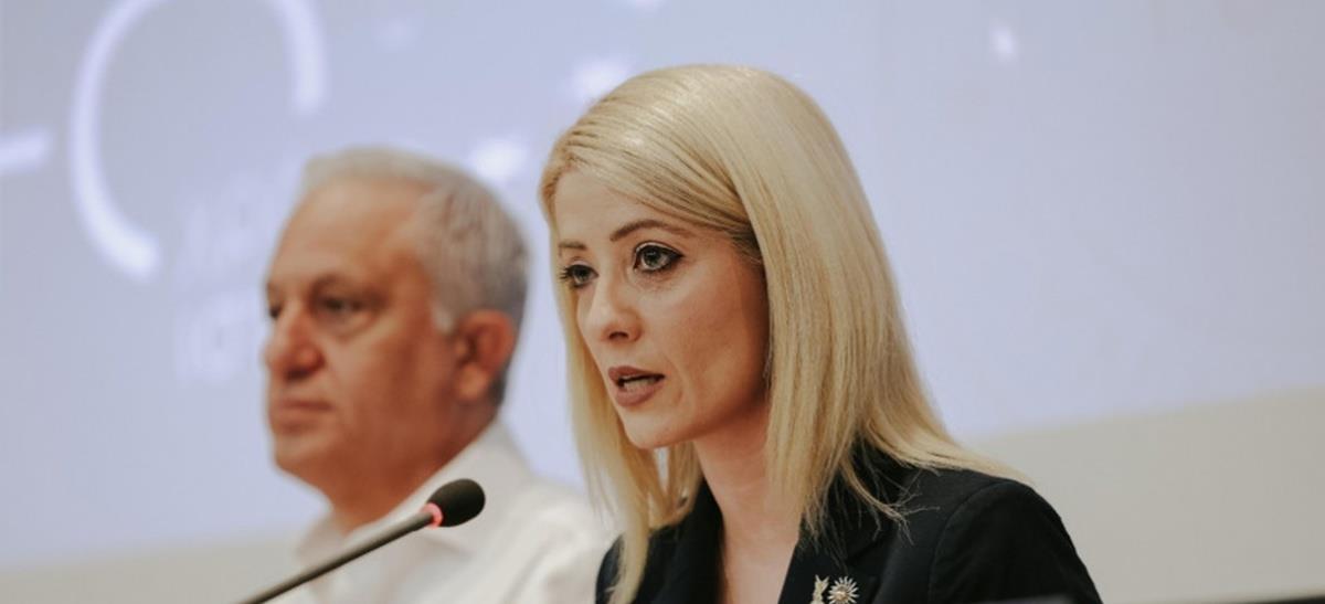 Αντιπαράθεση Αννίτας-ΕΛΑΜ για τους πίνακες Γαβριήλ-«Αισχρή προσπάθεια, η πίστη δεν μπορεί να υποβιβάζεται σε προεκλογικό σύνθημα»