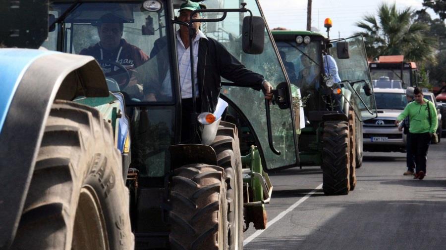 Πορεία διαμαρτυρίας Κύπριων αγροτών με τρακτέρ στη Λευκωσία την Πέμπτη