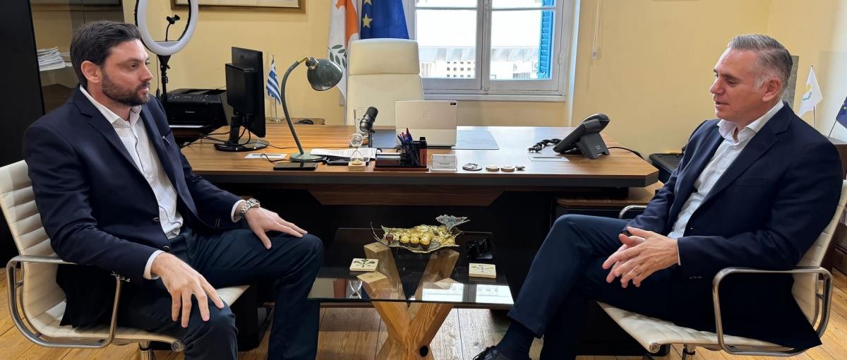 Συνταύτιση απόψεων για συνένωση του κεντρώου χώρου μεταξύ Νικόλα και Γιακουμή-«Ήρθε η ώρα να βλέπουμε το δάσος και όχι το δέντρο»