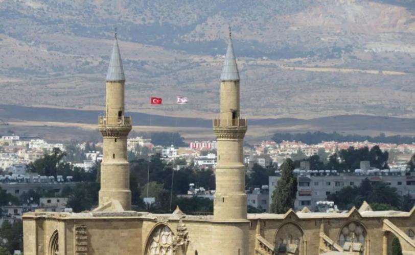 Ελεύθερος με εγγύηση ο «υψηλόβαθμος αξιωματούχος» που κατηγορείται για δωροδοκία στα κατεχόμενα