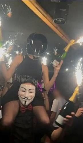 Γιατί η φωτιά στο Κραν Μοντανά εξαπλώθηκε τόσο γρήγορα-Οι απαντήσεις που δίνουν τα βίντεο και οι φωτογραφίες Γιατί η φωτιά στο Κραν Μοντανά εξαπλώθηκε τόσο γρήγορα-Οι απαντήσεις που δίνουν τα βίντεο και οι φωτογραφίες