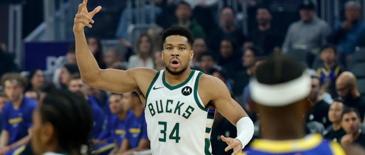 Απίθανη εμφάνιση του Αντετοκούνμπο αλλά ήττα για τους Μπακς με 120-113 από τους Γουόριορς
