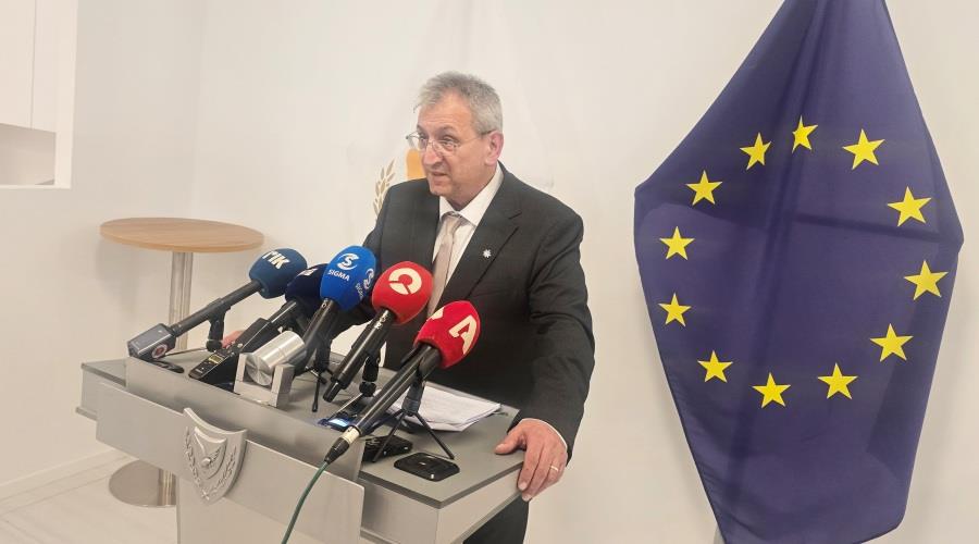 Τρεις ώρες κράτησε η συνάντηση Μουσιούττα με τους κοινωνικούς εταίρους-Πίεση για την επέκταση των συλλογικών συμβάσεων