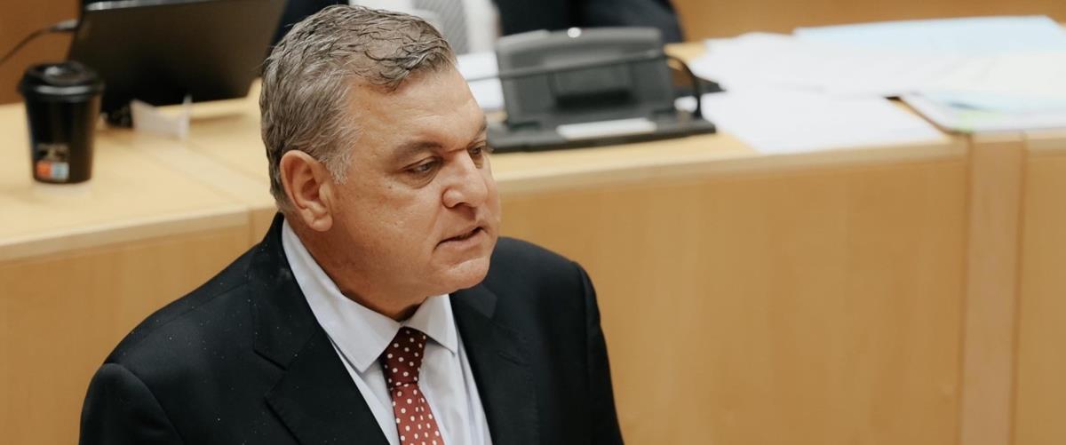 Απέσυρε την καταγγελία η παραπονούμενη, αποποιήθηκε εντέλει την ασυλία του ο Σύκας-«Καταδικάζω απερίφραστα κάθε μορφή έμφυλης βίας»