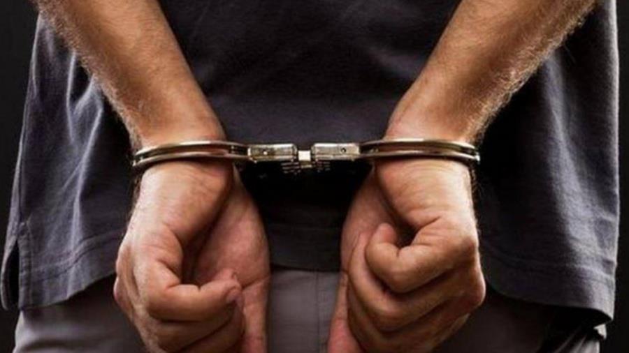 5382428885121940 χειροπέδες