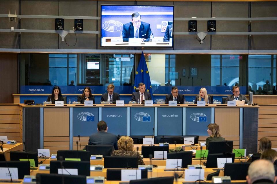 5389034390390792 image