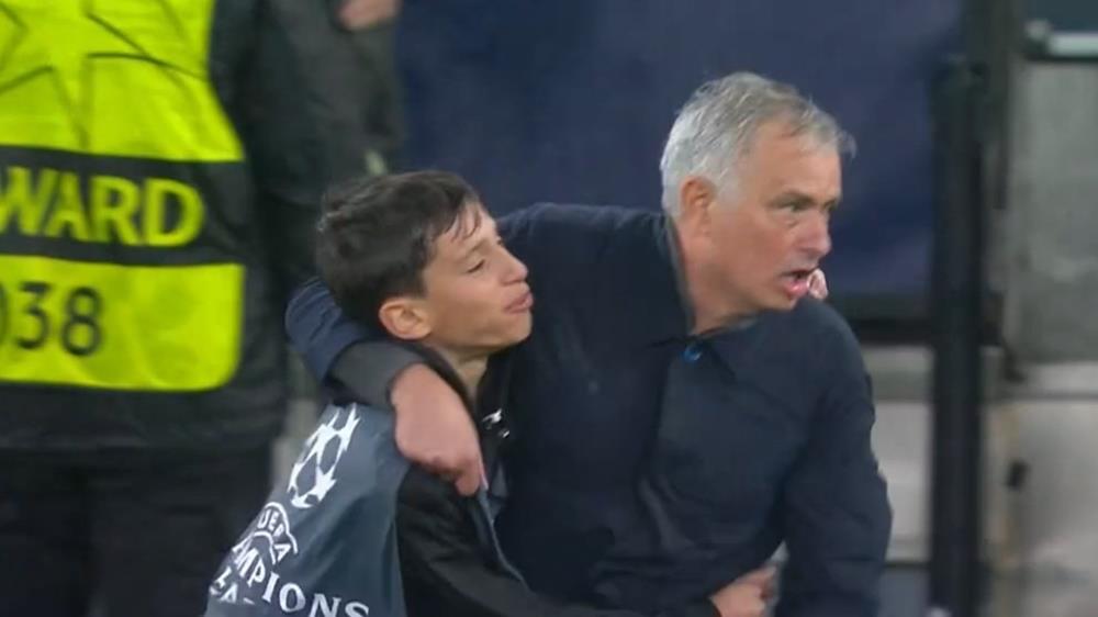 Επικές ατάκες Μουρίνιο μετά τη μυθική πρόκριση της Μπενφίκα-«Μην πηδάτε από τα μπαλκόνια»