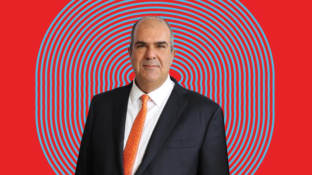 Sir Στέλιος Χατζηιωάννου: Πώς μια «easy» ιδέα έγινε παγκόσμια αυτοκρατορία και άλλαξε τις αερομεταφορές