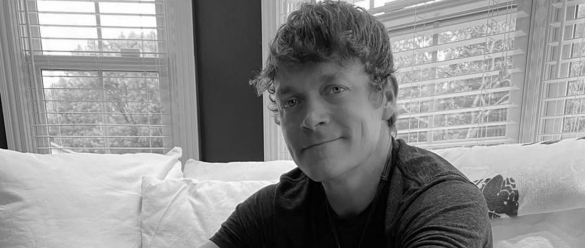 Θλίψη στη ροκ μουσική-Έχασε τη μάχη για τη ζωή ο τραγουδιστής των 3 Doors Down Μπραντ Άρνολντ