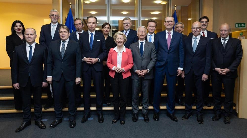 5398070560500976 cache 1300x500 Analog medium 453840 163577 26 02 06 101059