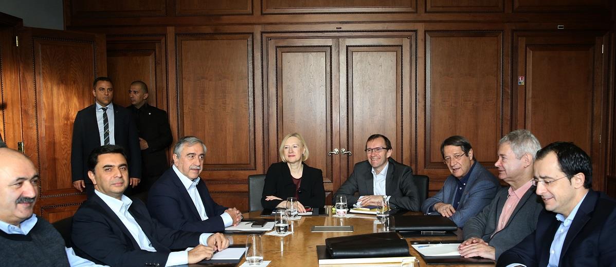 ΣΥΝΟΜΙΛΙΕΣ - ΜΟΝΤ ΠΕΛΕΡΑΝ