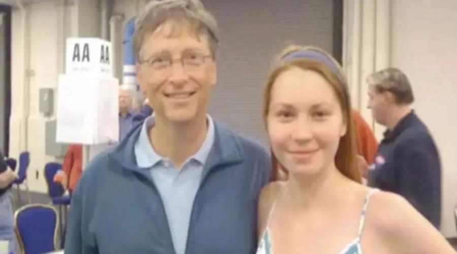 5413327623468333 bill-gates-mila-antonova-2009