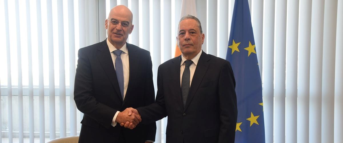 5417836465722775 cats