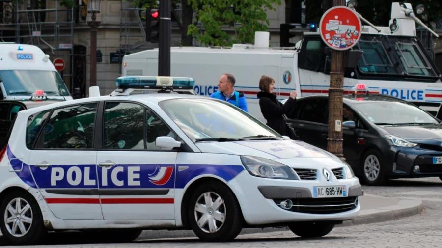 5420668759954284 france-police