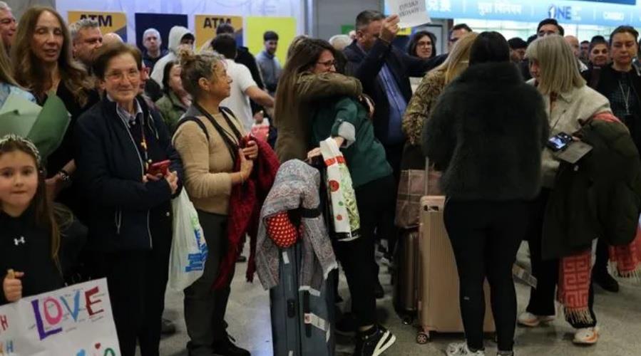 5422181998492710 epanapatrismos-640x426