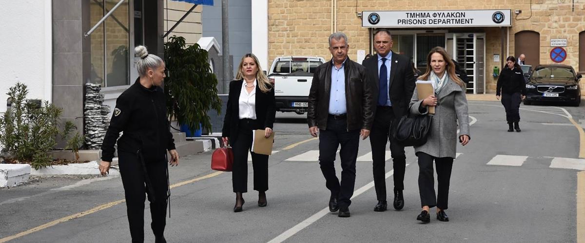 5424038720191344 cats