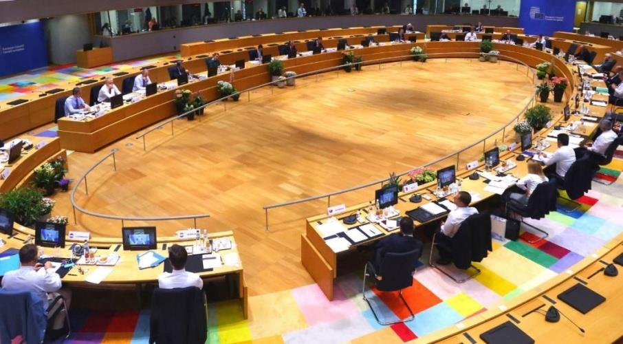 5426252450980567 ΕΥΡ