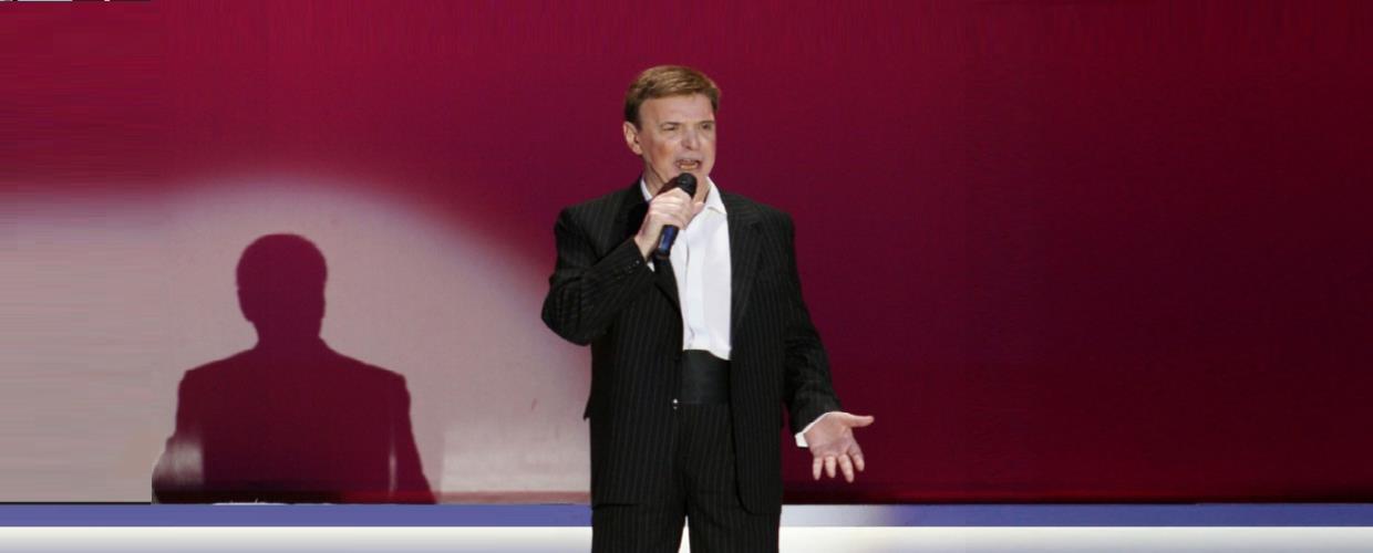 Κηδεία Γιώργου Μαρίνου: Θλίψη στο τελευταίο αντίο στο Κοιμητήριο Βούλας