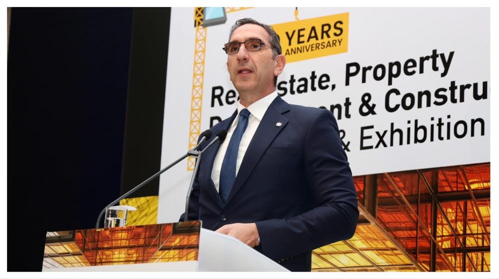 5429789885483599 MixCollage-17-Mar-2026-11-40-AM-847