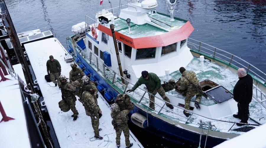 5431844352161024 danish soldiers greenland