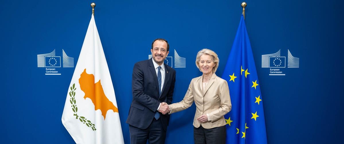 5432029598430348 cats