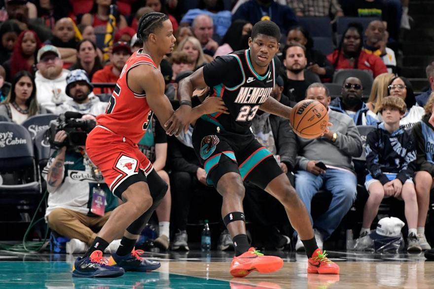 Νίκη στο φινάλε για τους Γκρίζλις απέναντι στους Μπουλς, περίπατος των Σανς με «καυτό» Γκριν