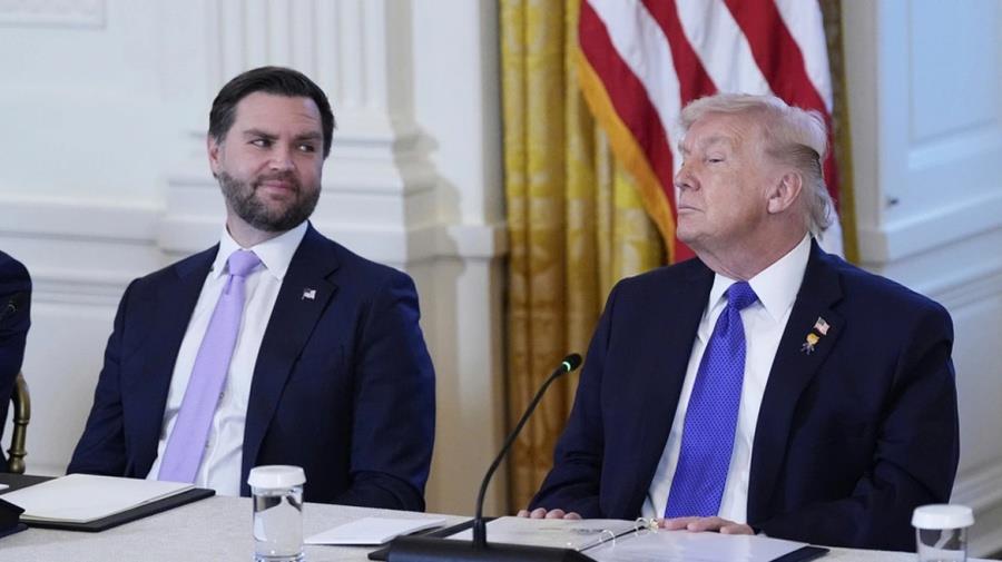 5440961554119024 vance trump-ap-xrwma