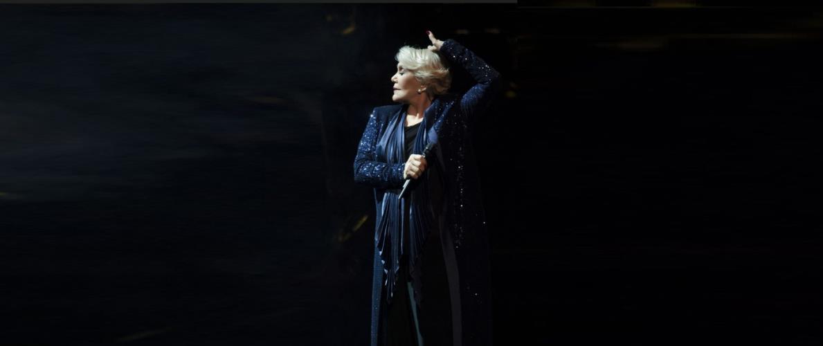 Το τελευταίο χειροκρότημα στην κορυφαία ερμηνεύτρια και μεγάλη ντίβα του ελληνικού τραγουδιού, Μαρινέλλα