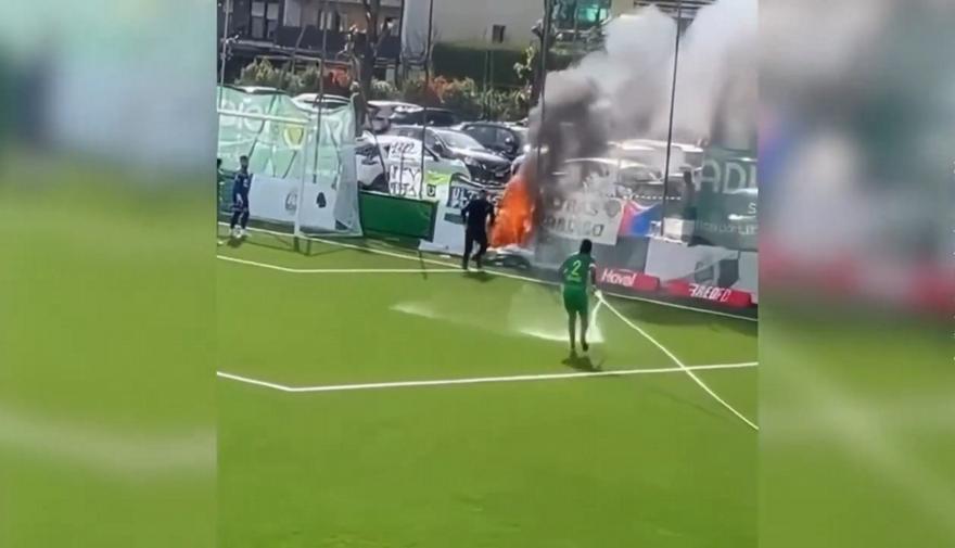 ΒΙΝΤΕΟ: Σκελότο σε ρόλο… πυροσβέστη: Έσβησε φωτιά την ώρα του αγώνα στην Ελβετία