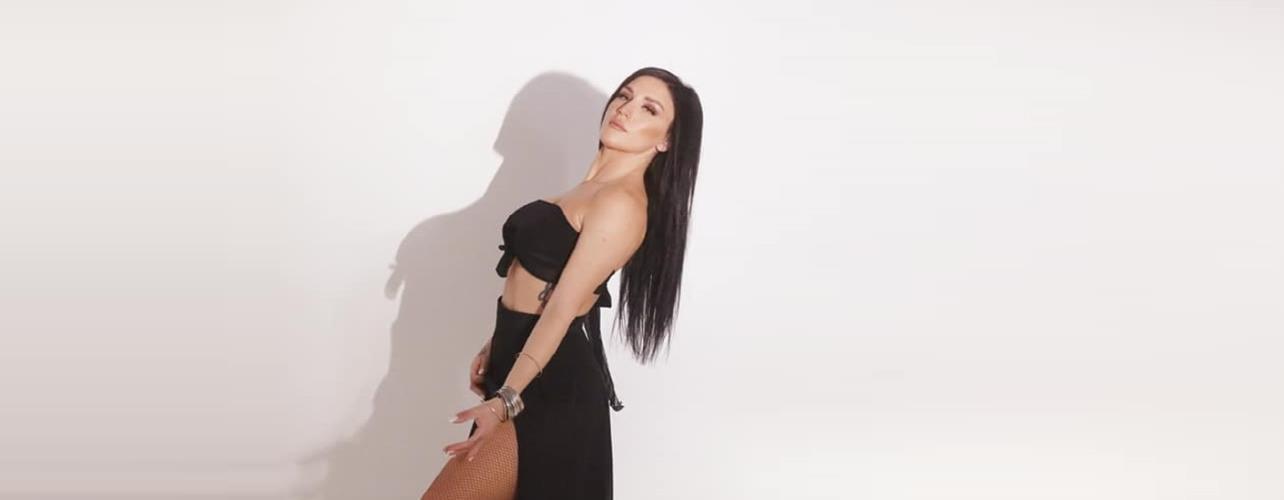 Δευτέρα του Πάσχα με νέο τραγούδι από την Ιουλία Καλλιμάνη, αποκλειστικά στον #SuperFm