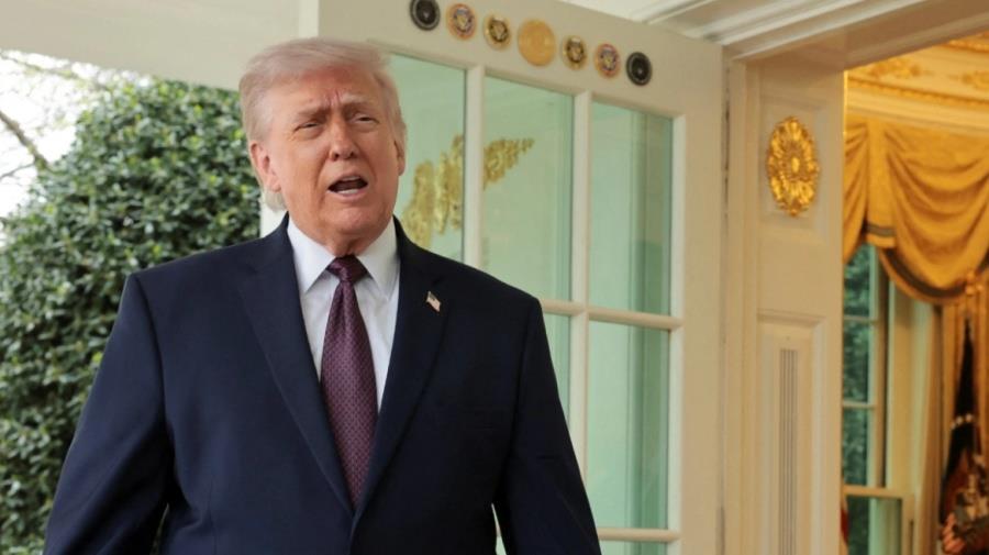 5454264766905137 trump-oval-porta