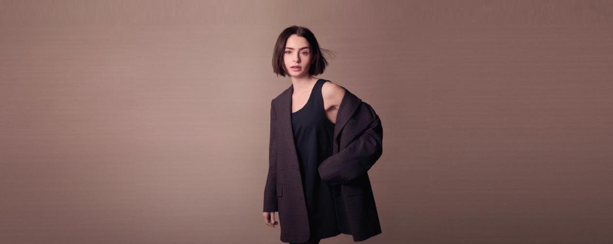 5465989717153557 LILY COLLINS 1