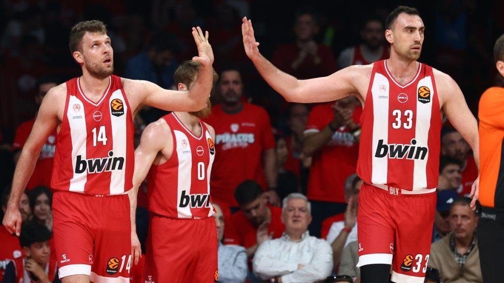 Ο Ολυμπιακός επέβαλε την ανωτερότητά του και άνοιξε το σκορ στη σειρά με τη Μονακό