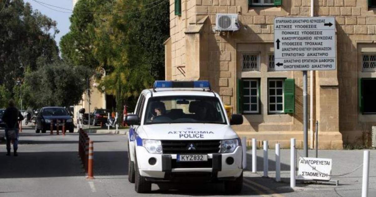 Ένταλμα εναντίον καταζητούμενου των ελληνικών Αρχών, τον δείχνουν επικεφαλής «προστασίας» που χτυπά Λεμεσό-Πώς συνδέουν αστυνομικό, στο επίκεντρο λογαριασμοί