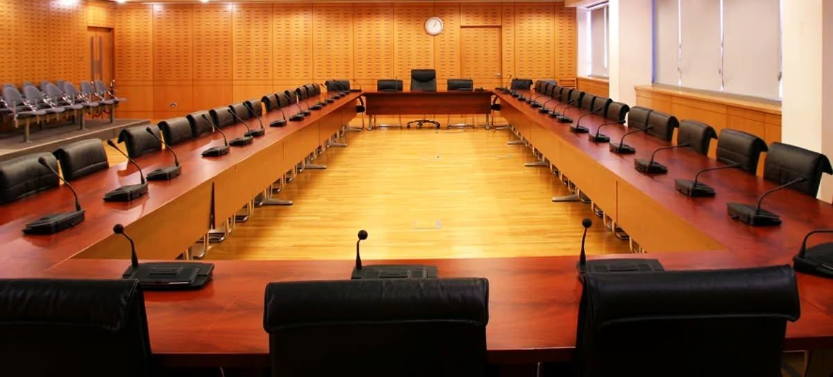 Κλείδωσαν οι προεδρίες και τα μέλη των Επιτροπών-Έκπληξη με Ανθρωπίνων και Θεσμών, λίφτινγκ σε όλες τις συνθέσεις