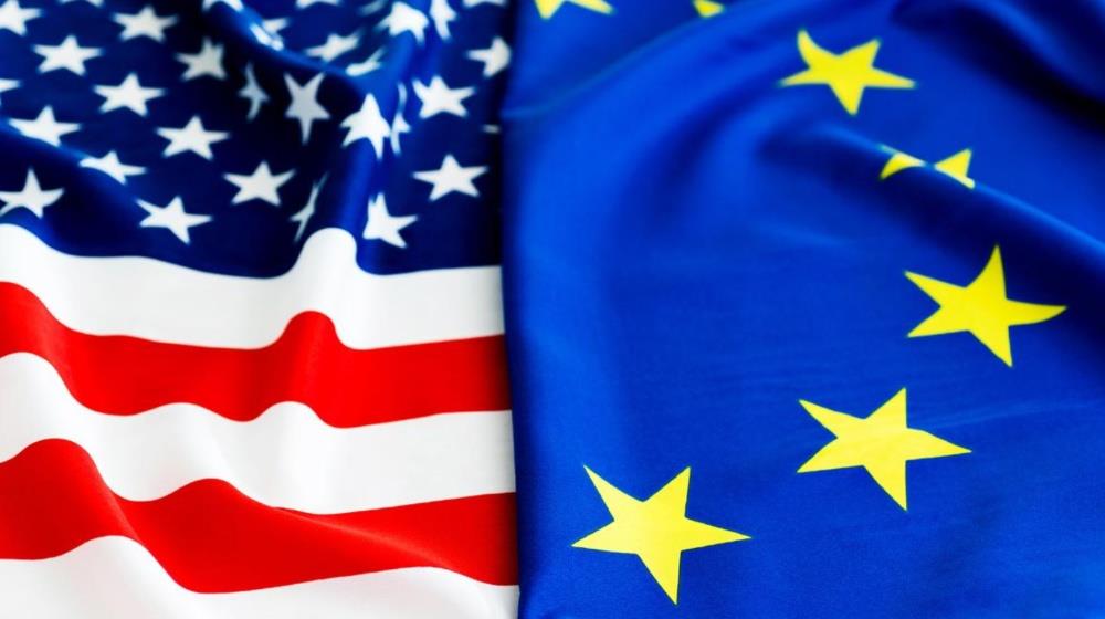 5516916388626101 USA EU flags