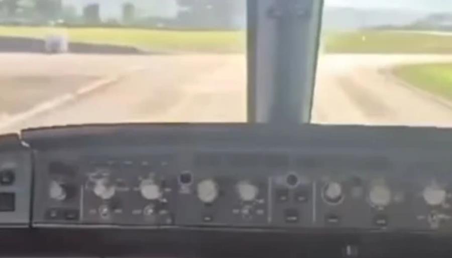 5556884735622400 maketa-aeroplano-kolomvia