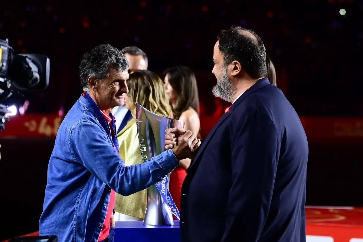 Σήμερα το ραντεβού Μαρινάκη– Μεντιλίμπαρ, που θα κρίνει το μέλλον του Βάσκου τεχνικού
