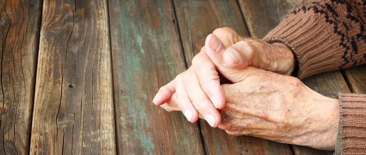 Καλοκαίρι στη μοναξιά για χιλιάδες ηλικιωμένους-«Έχει χαθεί αυτό που είχαμε στις γειτονιές που άνθρωποι είχαν την έγνοια τους» 