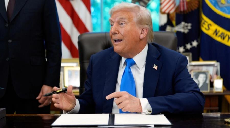 5577341421536201 trump oval sing