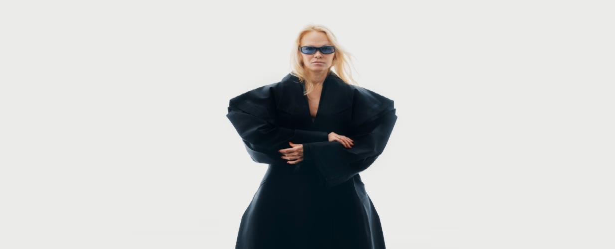 5582815408504715 PAMELA ANDERSON 1