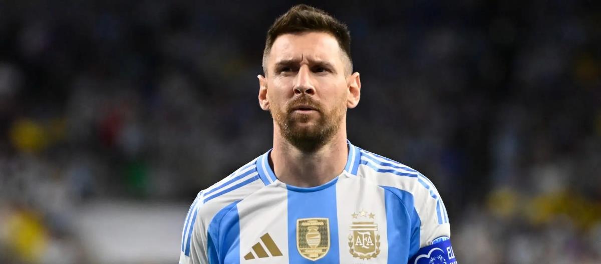 5587951100455985 060724  Lionel Messi of Argentina looks 1920  