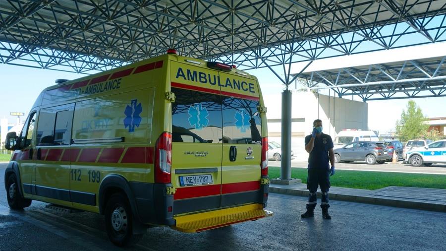 5595702277699374 ambulance-with-logo