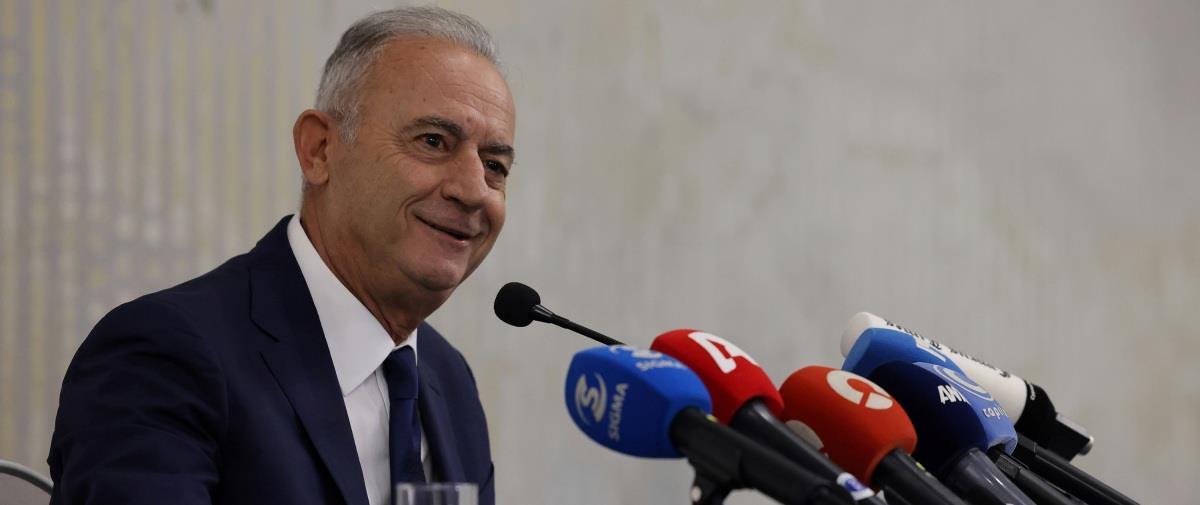 Πυθία ο Αβέρωφ αν θα μπει στις εσωκομματικές- «Κουνούν τη σημαία της ενότητας και της πολιτικής ηθικής, άνθρωποι που έκαναν κουρέλι την ενότητα»
