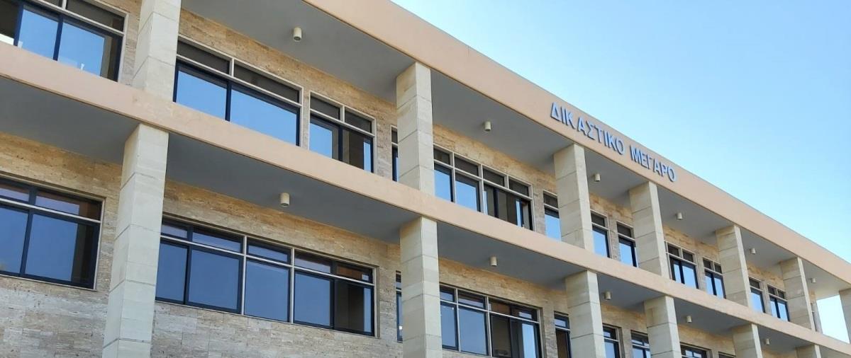 Συνελήφθη ο 18χρονος που απέδρασε από αστυνομική κλούβα στη Λάρνακα-Έρευνες για τον τρόπο απόδρασης του