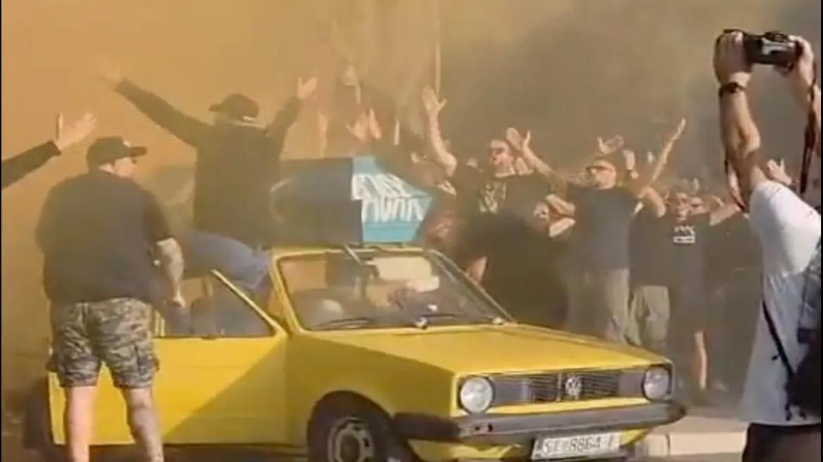 Προκλητική πορεία των οπαδών της Χάιντουκ Σπλιτ με φέρετρο και αντισημιτικά συνθήματα πριν τον αγώνα με τον Άγιαξ (vid&pics)